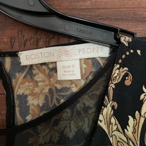 Boston proper cotton and mesh top with fitted waist. Size small